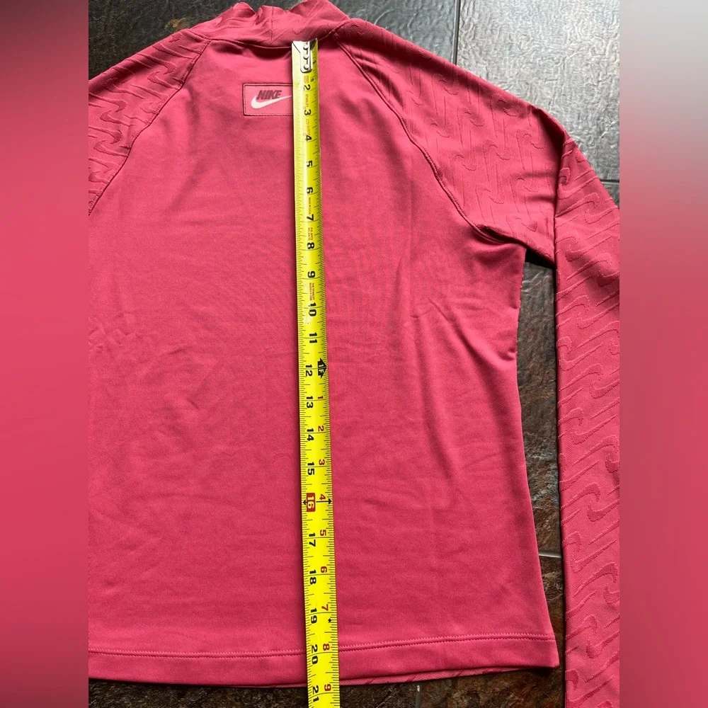 Women’s Nike Icon Clash active mock neck long sleeve shirt. Dusty pink. small